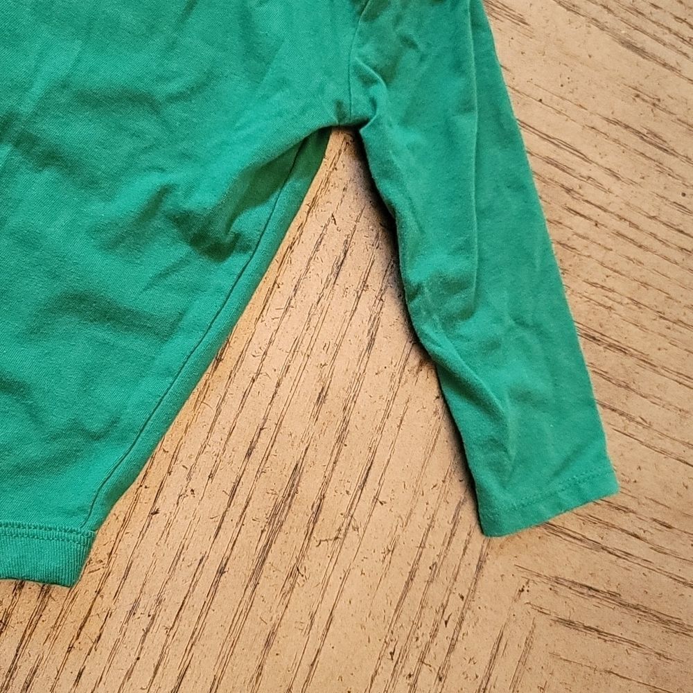 18 month long sleeve onsie Merry Xmas NWOT 💚❤ - Picture 6 of 7